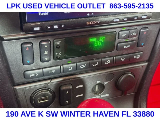 Used 2004  Ford Base image 15