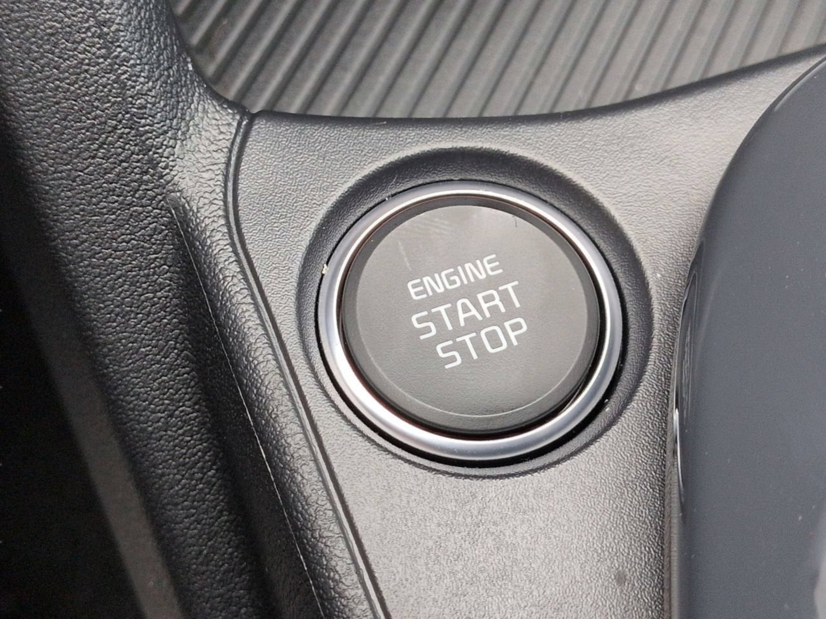 New 2026 Snow White Pearl Kia EX image 31
