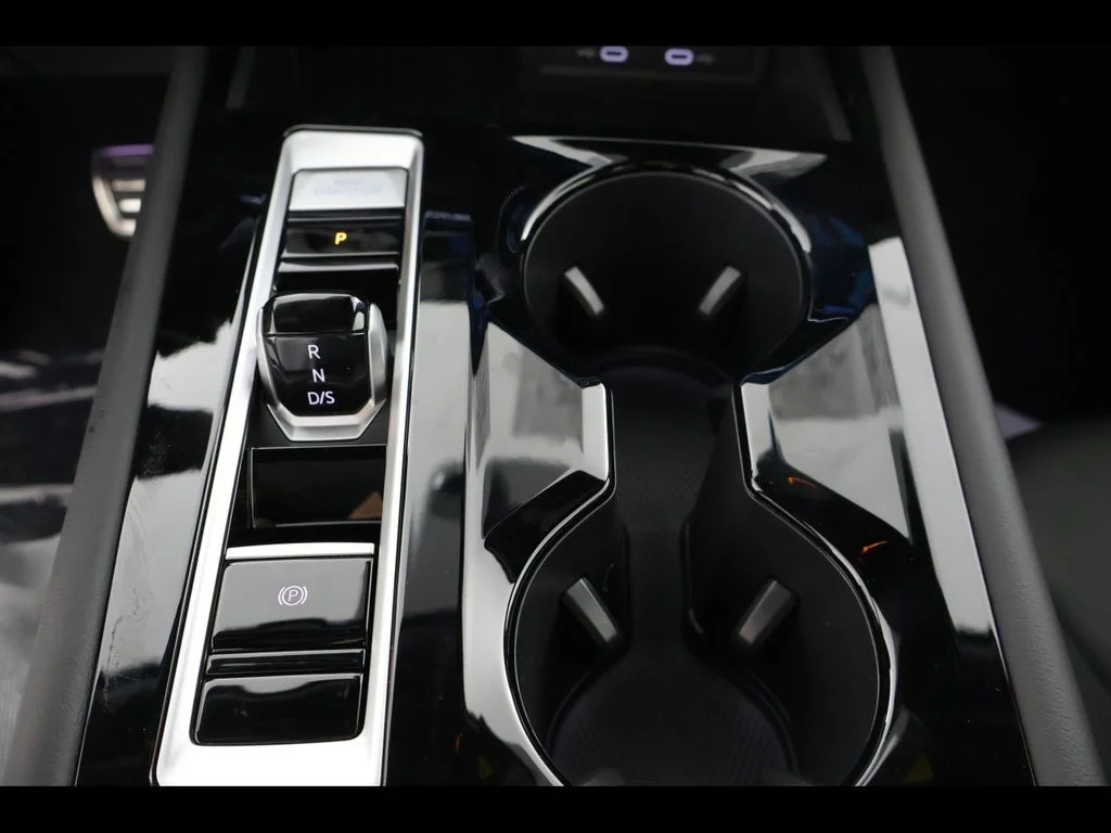 2026 Volkswagen Atlas Cross Sport SEL Premium R-LINE - Photo 12