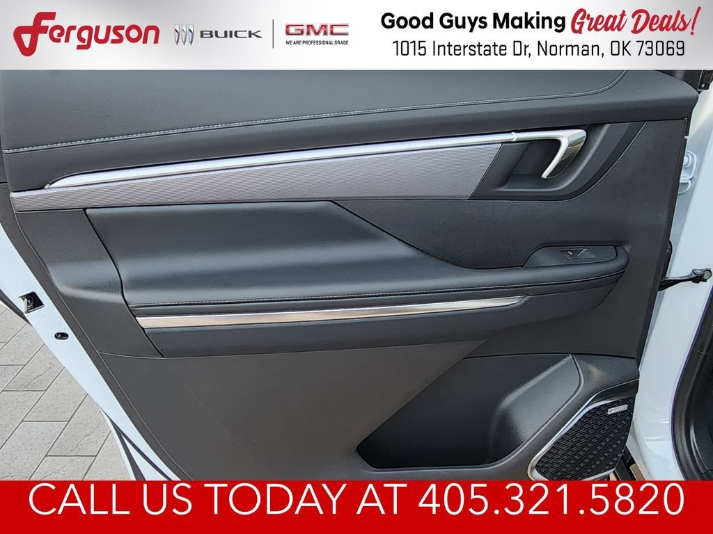 New 2026 Iridescent White Tricoat Buick Sport Touring image 44