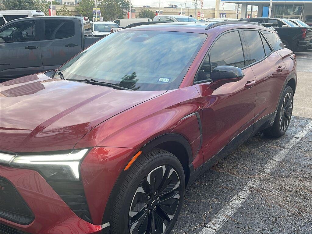 2025 Chevrolet Blazer EV photo 2 of 5