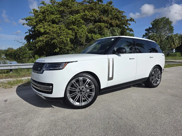 2026 Land Rover Range Rover P400 SE