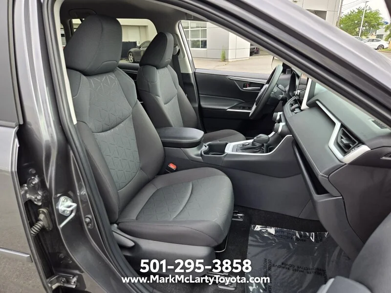 Used 2025 Magnetic Gray Metallic TOYOTA HYBRID XLE AWD image 17