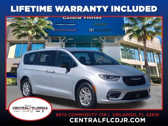 2026 Chrysler Pacifica Select's photo