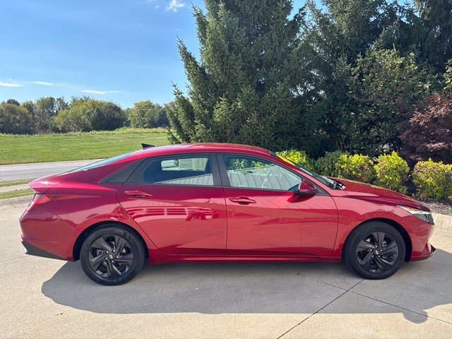 Used 2023 Ultimate Red Hyundai Blue image 5