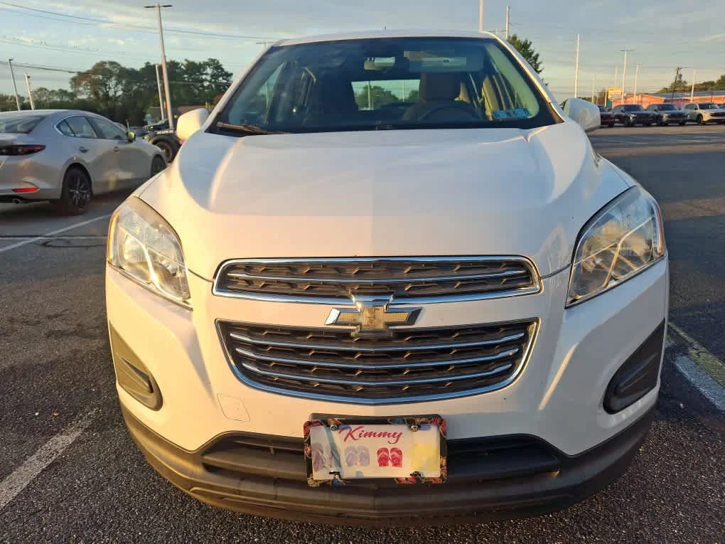 Used 2016 Summit White Chevrolet LS image 2