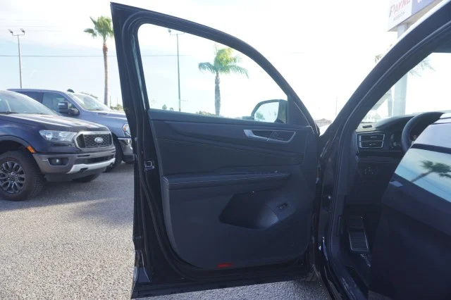 New 2026 Deep Black Pearl Volkswagen 2.0T SEL Premium R-Line image 15
