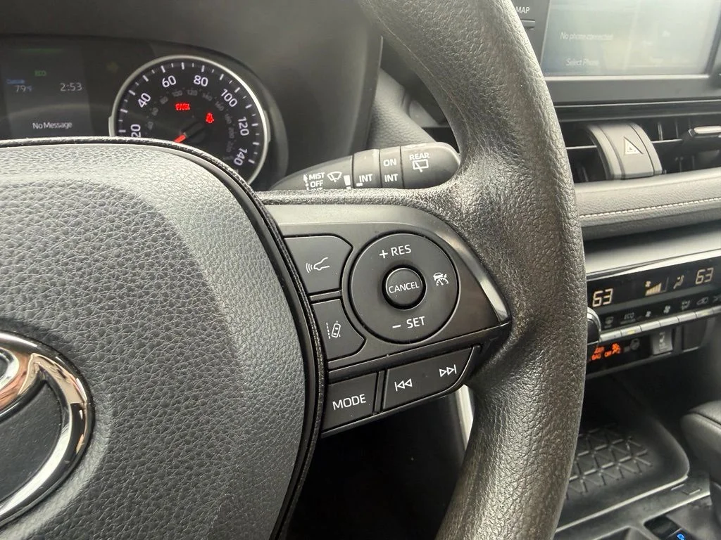 Used 2019 White Toyota XLE image 16