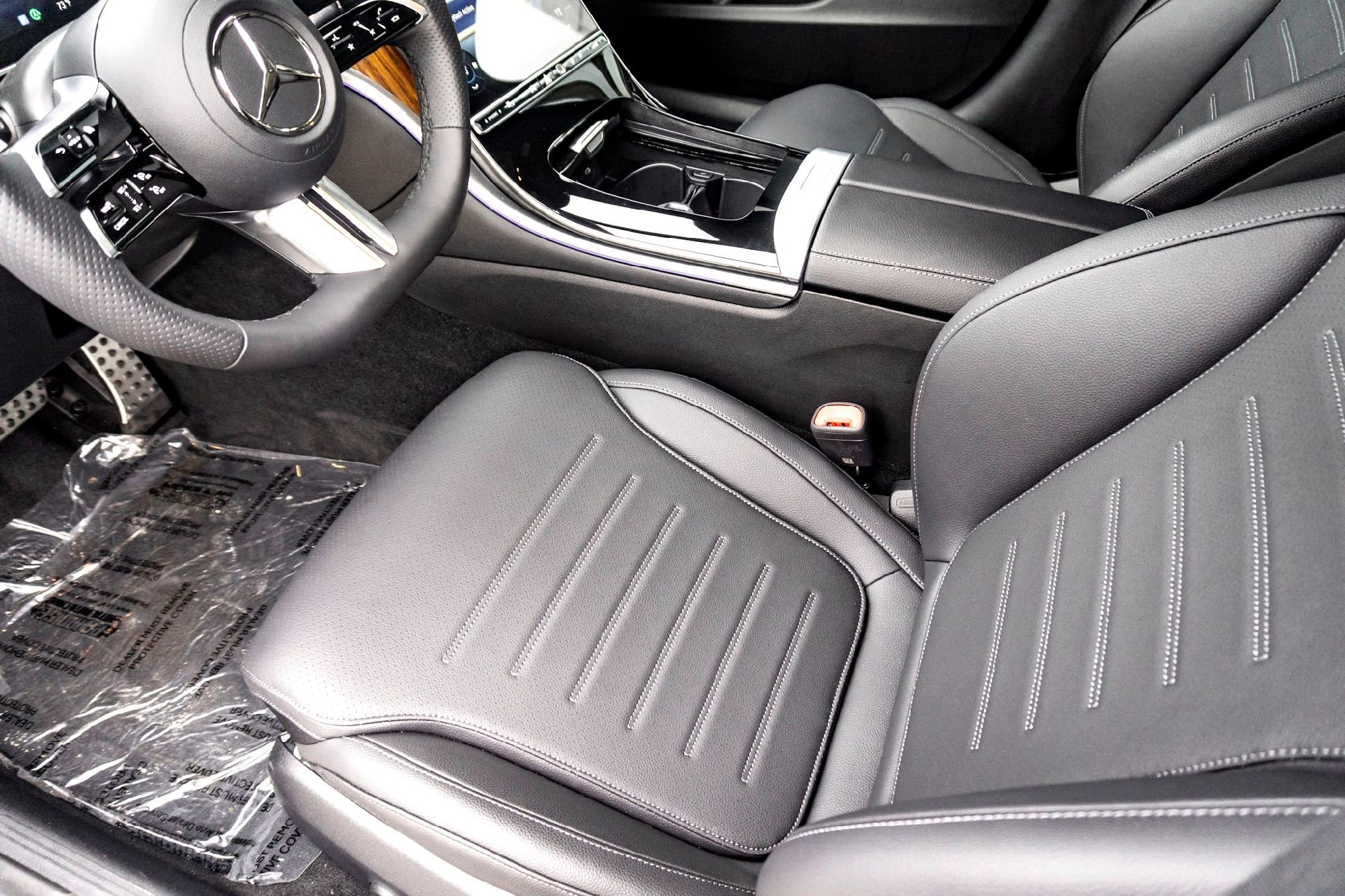 2025 Mercedes-Benz C-Class Sedan C 300 - Photo 14