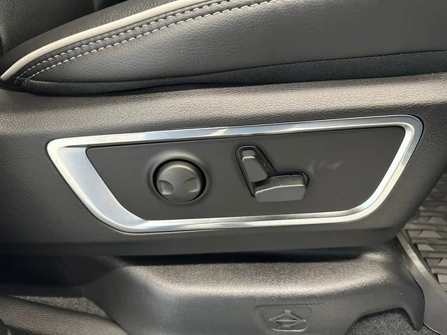 New 2026 White Ram Laramie image 31