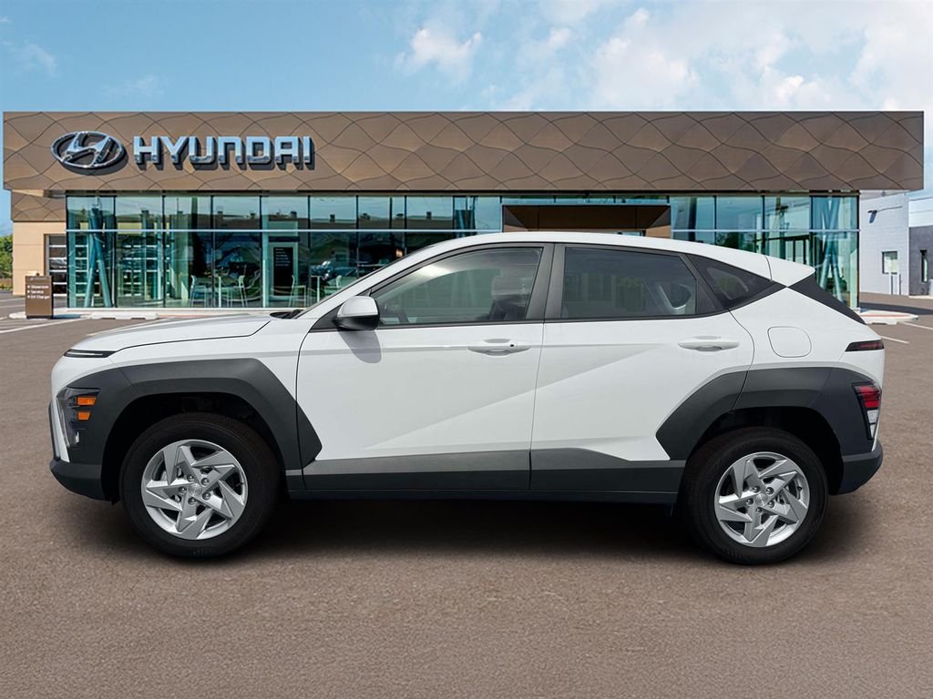 New 2027 White Hyundai SE image 3