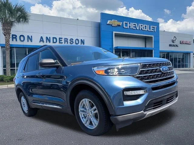 Used 2020 Blue Metallic Ford XLT image 1