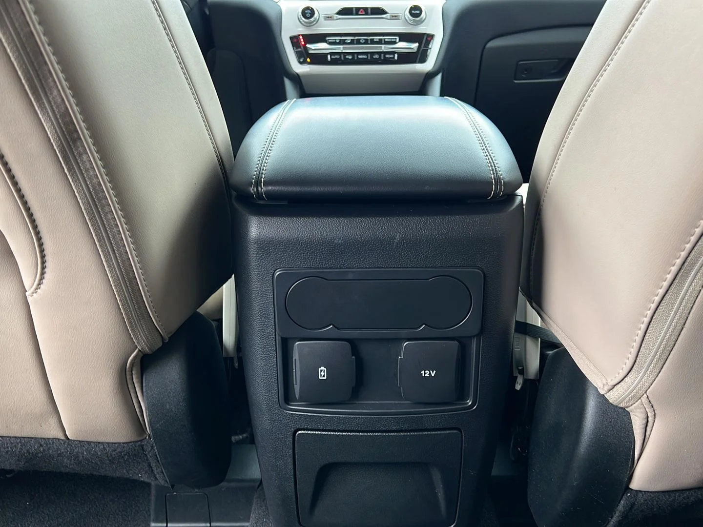 Used 2023 Star White Metallic Tri-Coat Ford XLT image 19