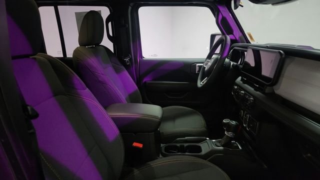 Used 2025 Gray Jeep Sahara 4xe image 21