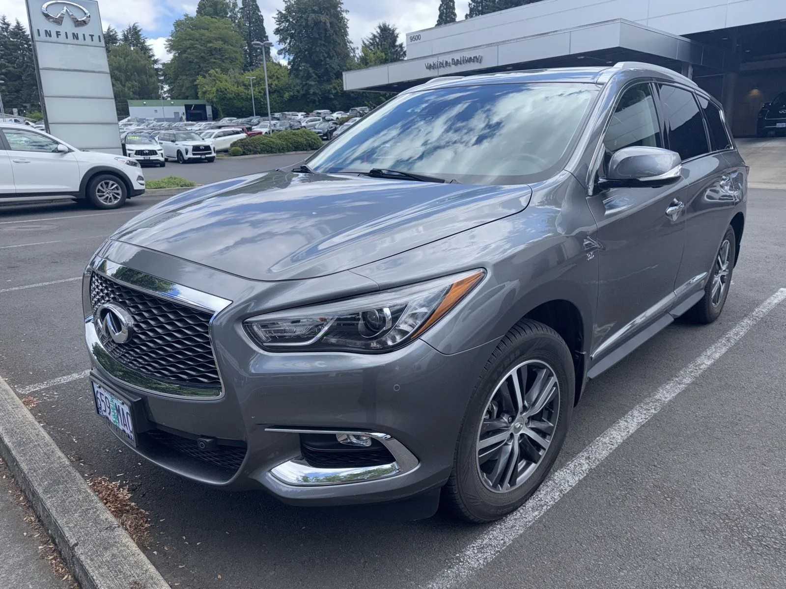 2019 INFINITI QX60 LUXE AWD's photo