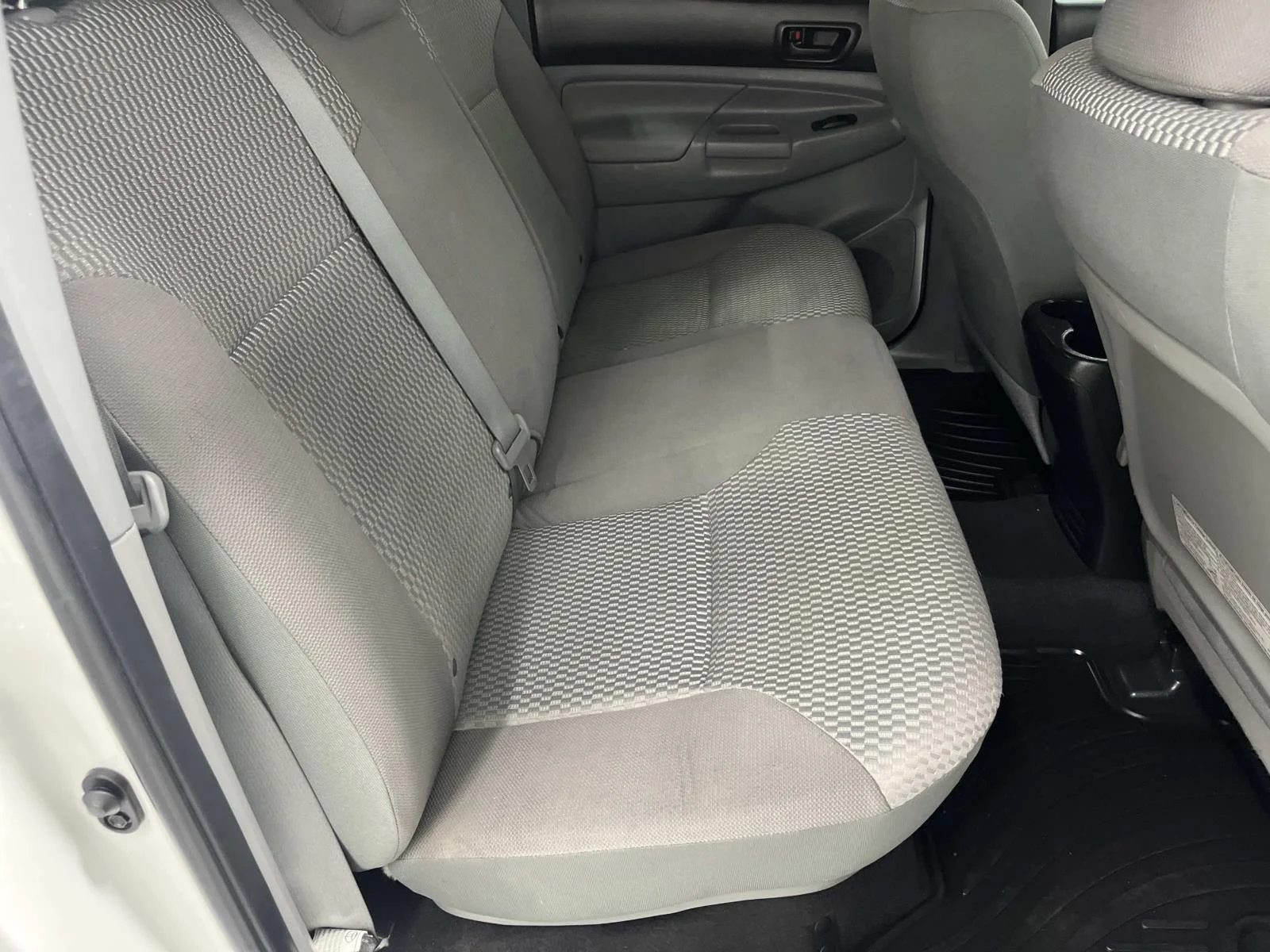 Used 2014 Super White Toyota Double Cab SR5 4.0L V6 4x4 image 29