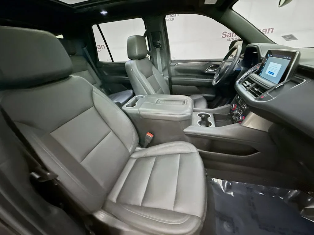 Used 2023 Black Chevrolet Z71 image 33