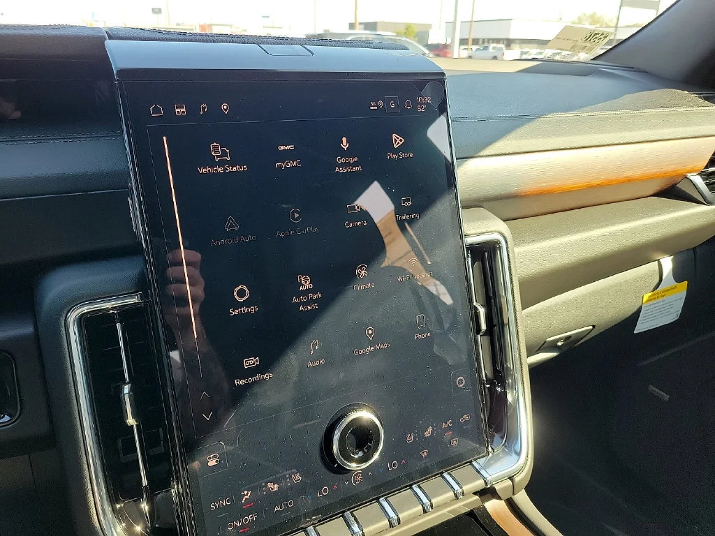 2026 GMC Yukon Denali - Photo 22
