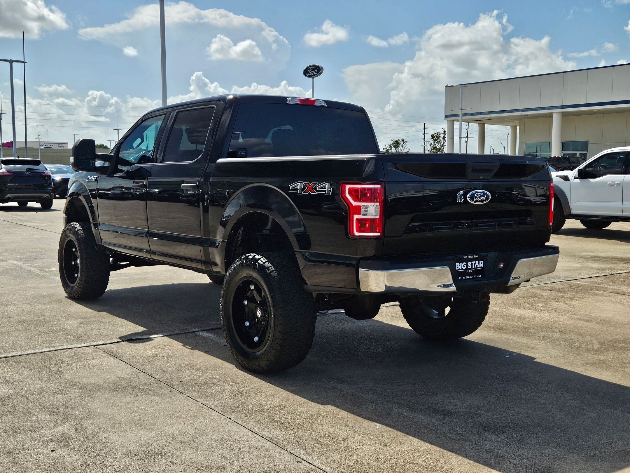 Used 2018 Shadow Black Ford XLT image 5