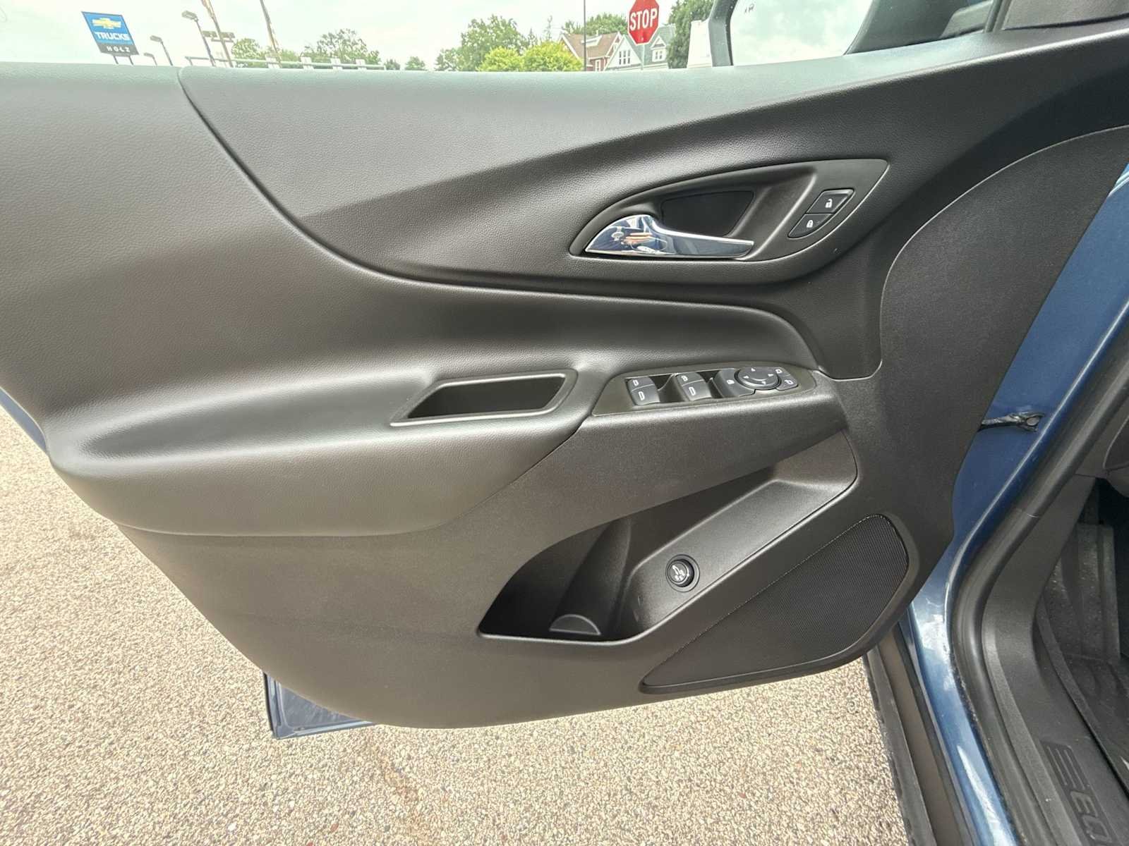 2024 Chevrolet Equinox LT - Photo 21