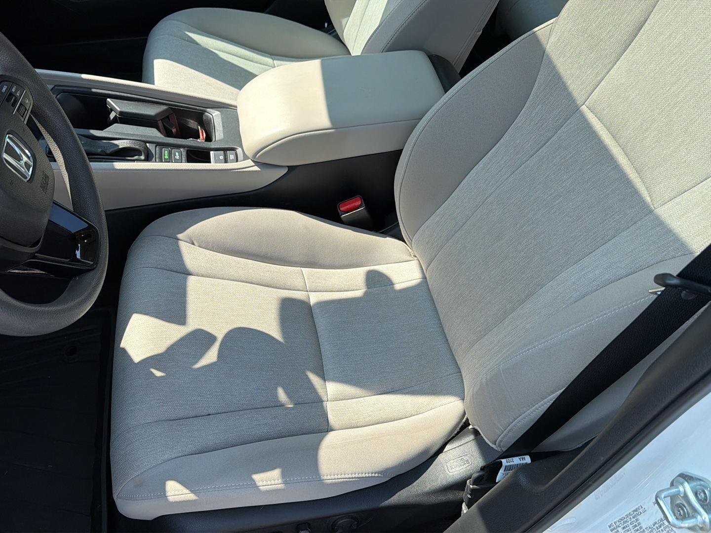 Used 2023 Platinum White Pearl Honda EX image 29