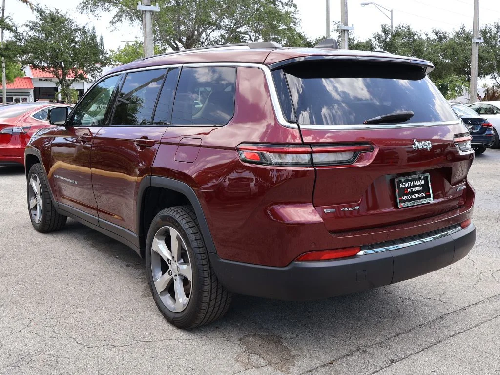 Used 2022 Red Jeep Limited image 12