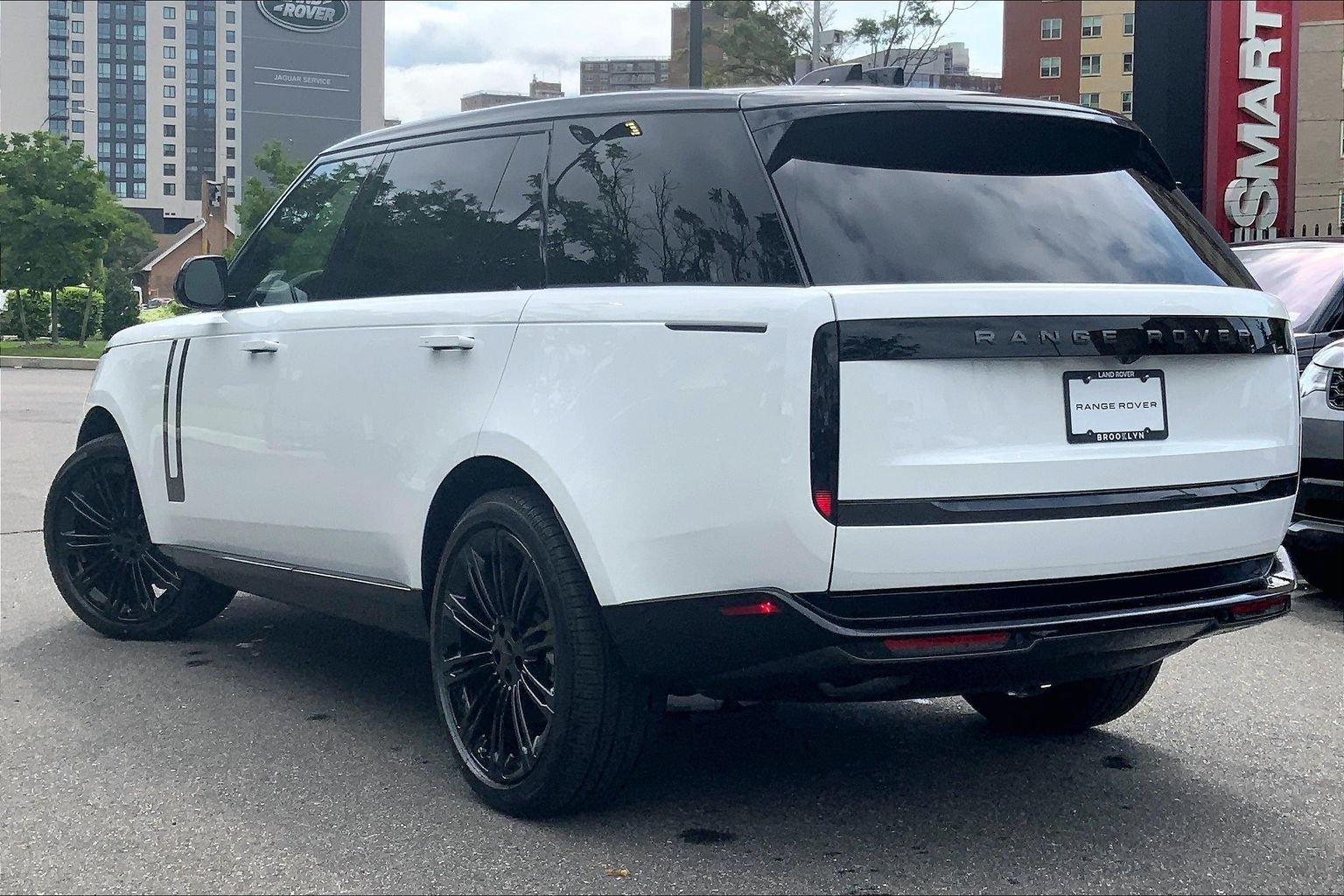 New 2026 Fuji White Land Rover SE 7 Seats image 12