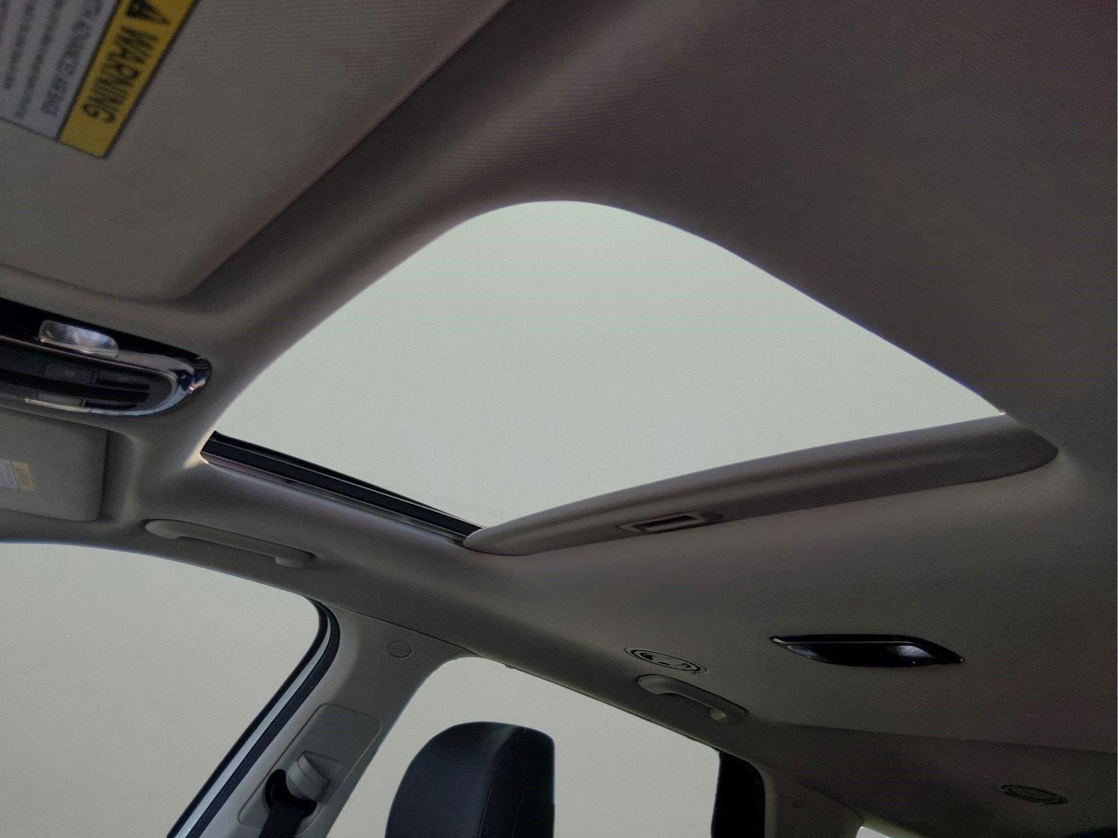 Used 2020 Hyper White Hyundai SEL image 18