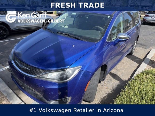 2019 Chrysler Pacifica Limited's photo