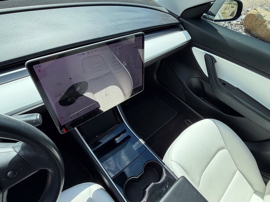 Used 2018 Black Tesla Mid Range image 23