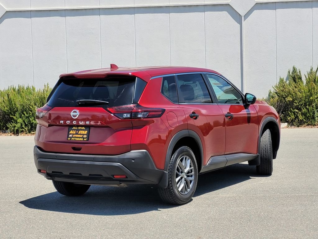 Used 2021 Red Nissan S image 4