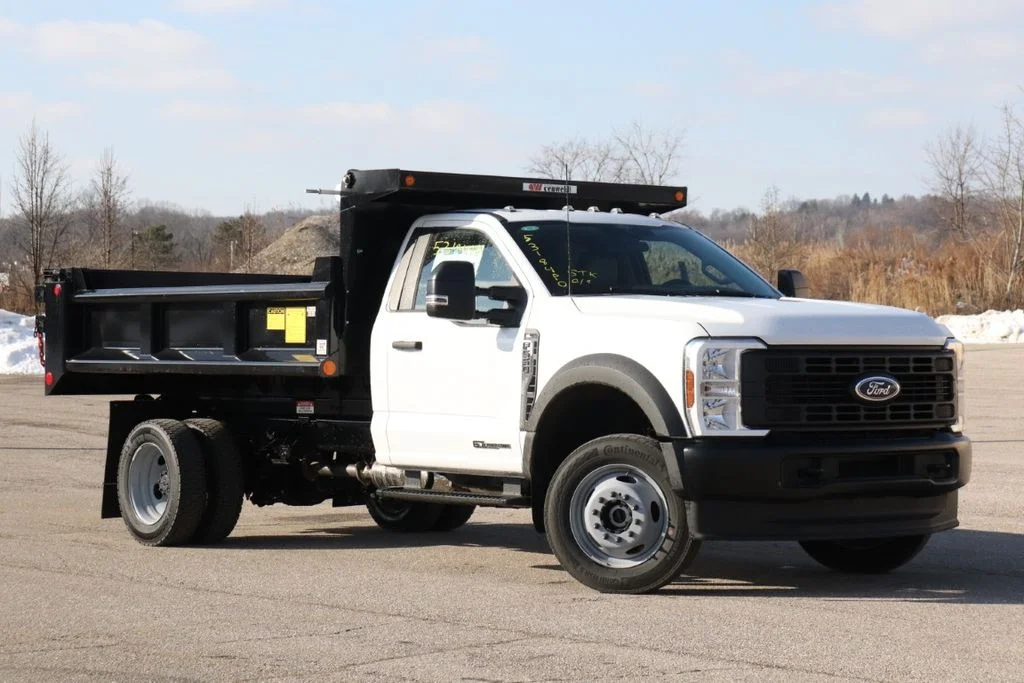 New 2026 Oxford White Ford F-550® XL image 2