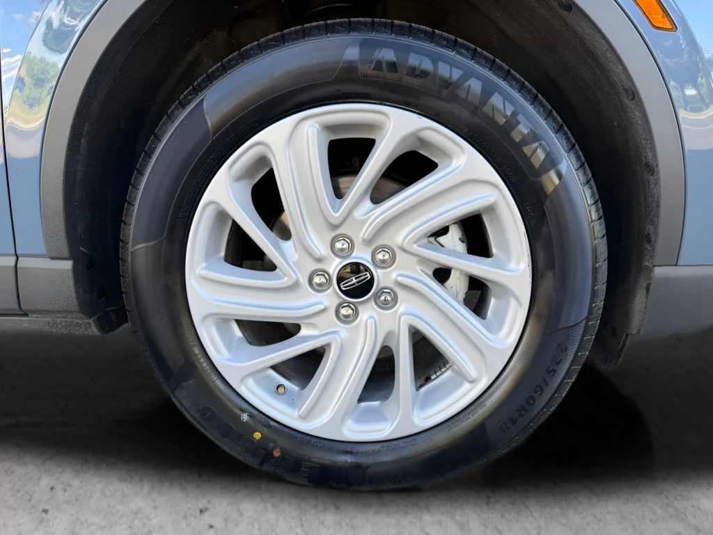 Used 2023 Blue Lincoln Standard image 9