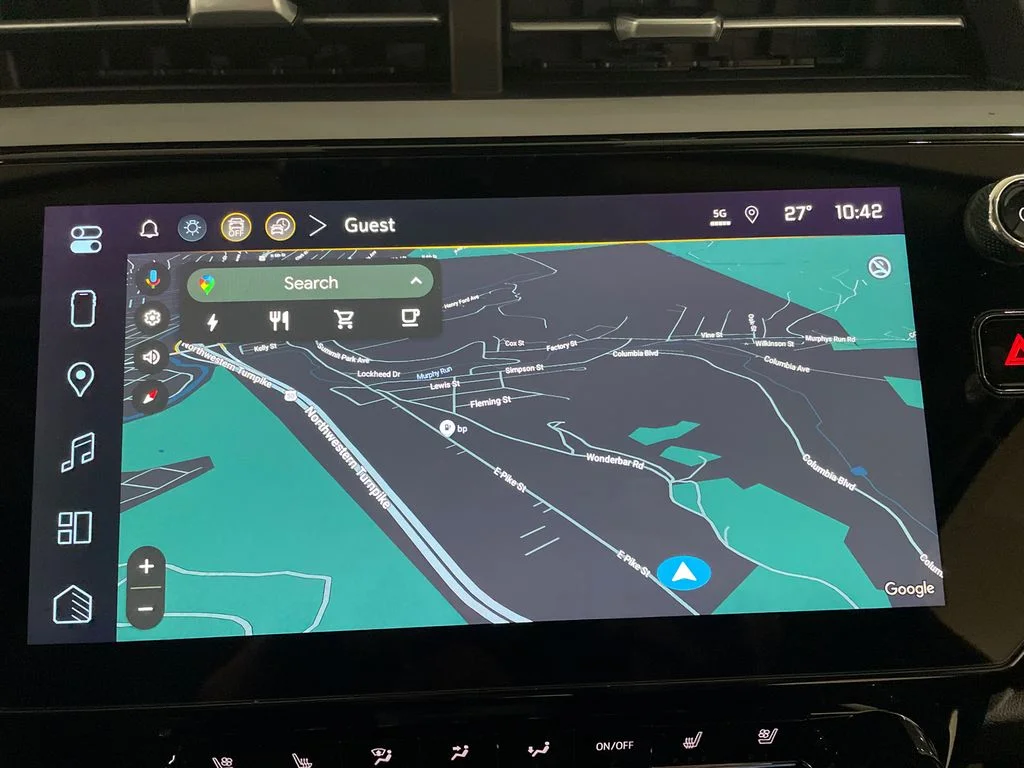 2027 Chevrolet Bolt RS - Photo 18