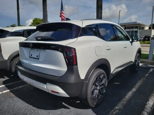 New 2027 Aspen White TriCoat Nissan SR image 4