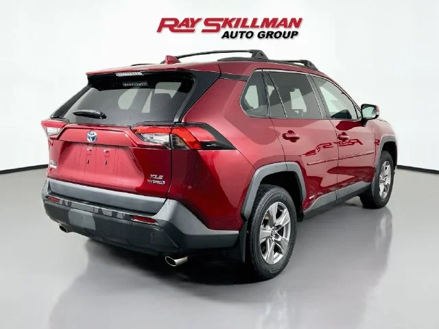 Used 2023 Red Toyota XLE image 7