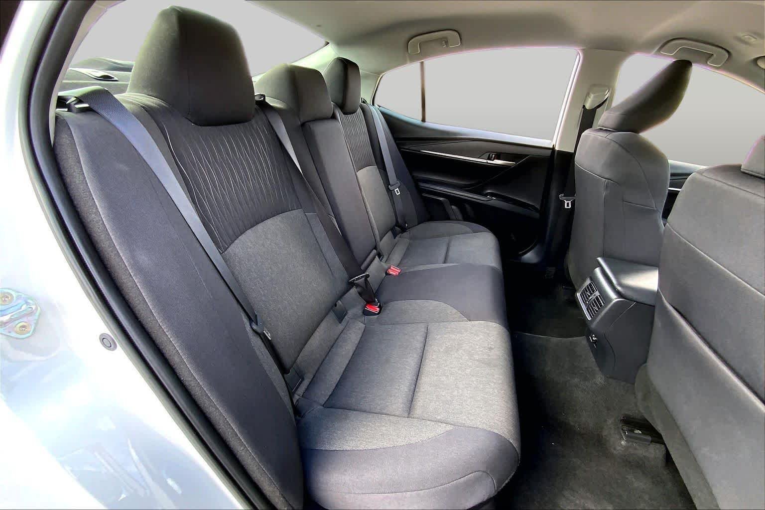 Used 2025 Ice Cap Toyota LE image 19