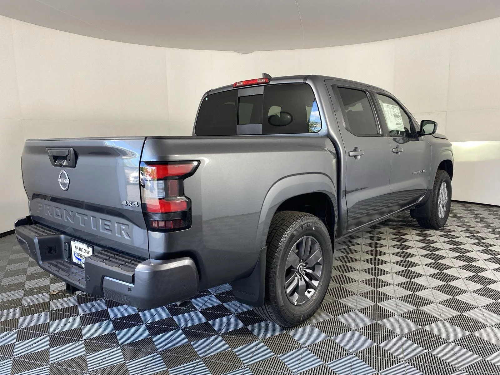New 2027 Gun Metallic Nissan Crew Cab SV image 19