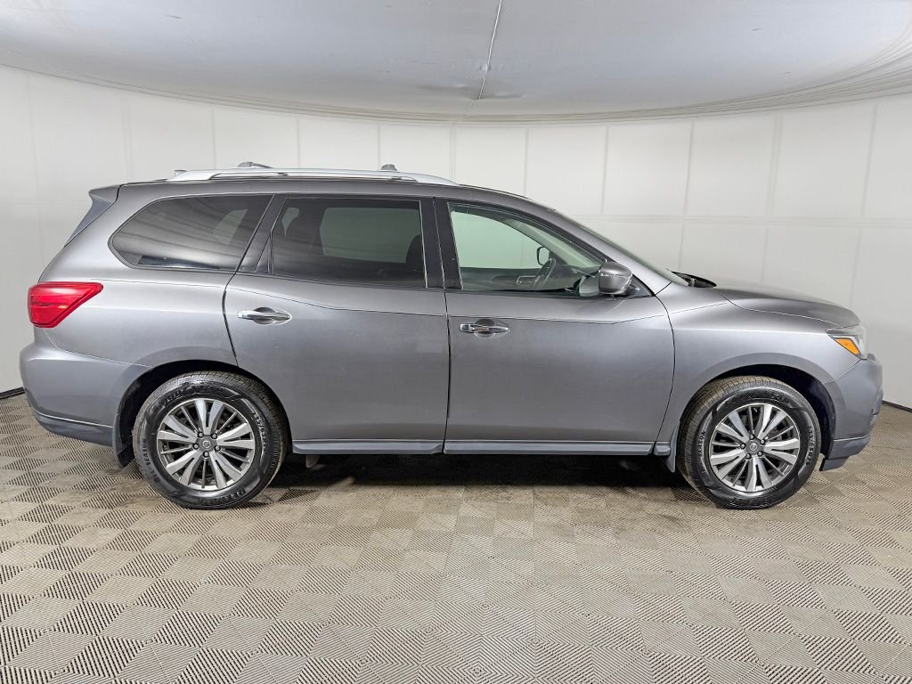 2019 Nissan Pathfinder SV - Photo 13