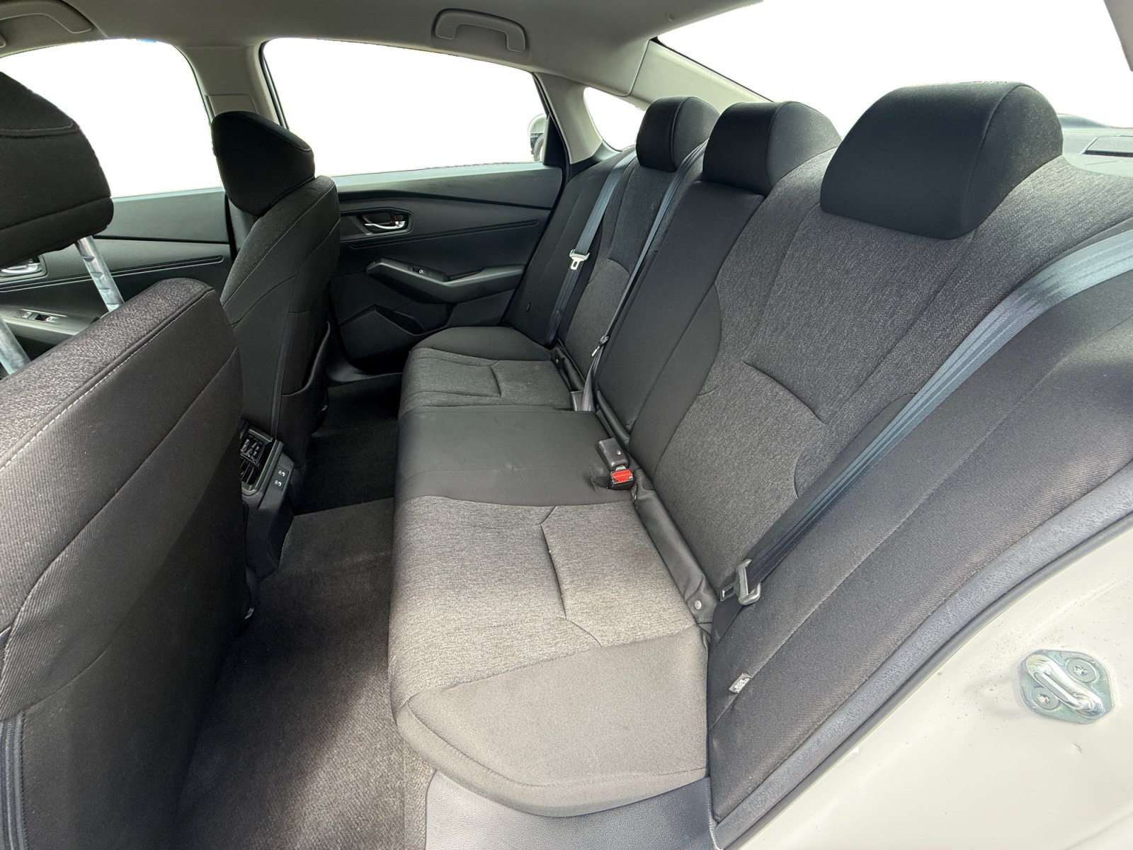 Used 2025 Platinum White Pearl Honda LX image 16