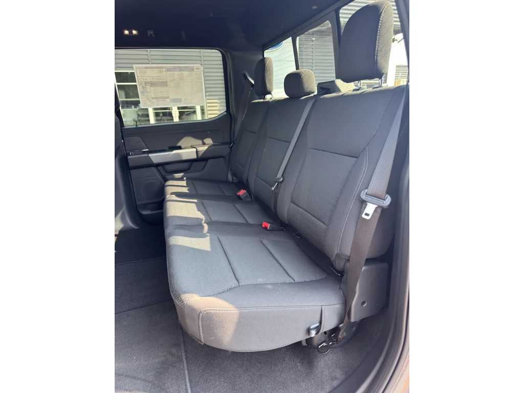 New 2026 Carbonized Gray Metallic Ford XLT image 10