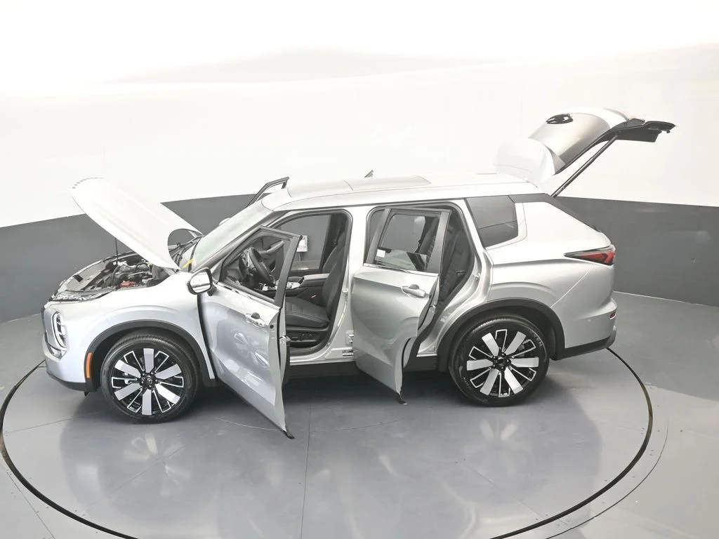 New 2026 Silver Alloy Mitsubishi SE image 66