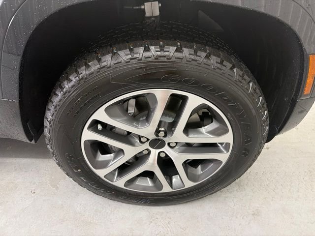 New 2026 Santorini Black Land Rover X-Dynamic SE image 26