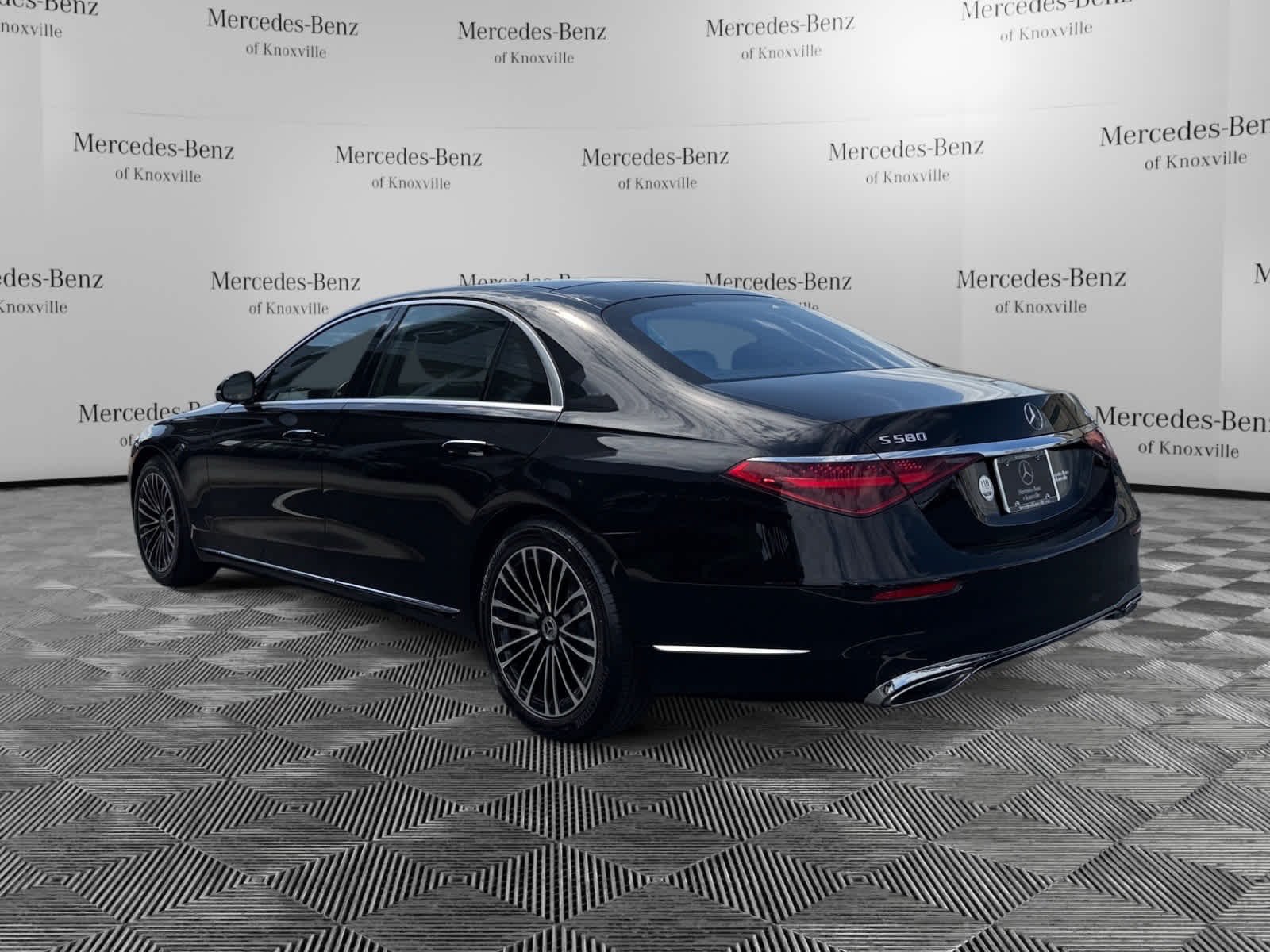 Used 2026 Obsidian Black Metallic Mercedes-Benz S 580 image 3