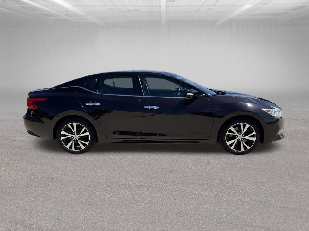 Used 2016 Bordeaux Nissan Platinum image 6