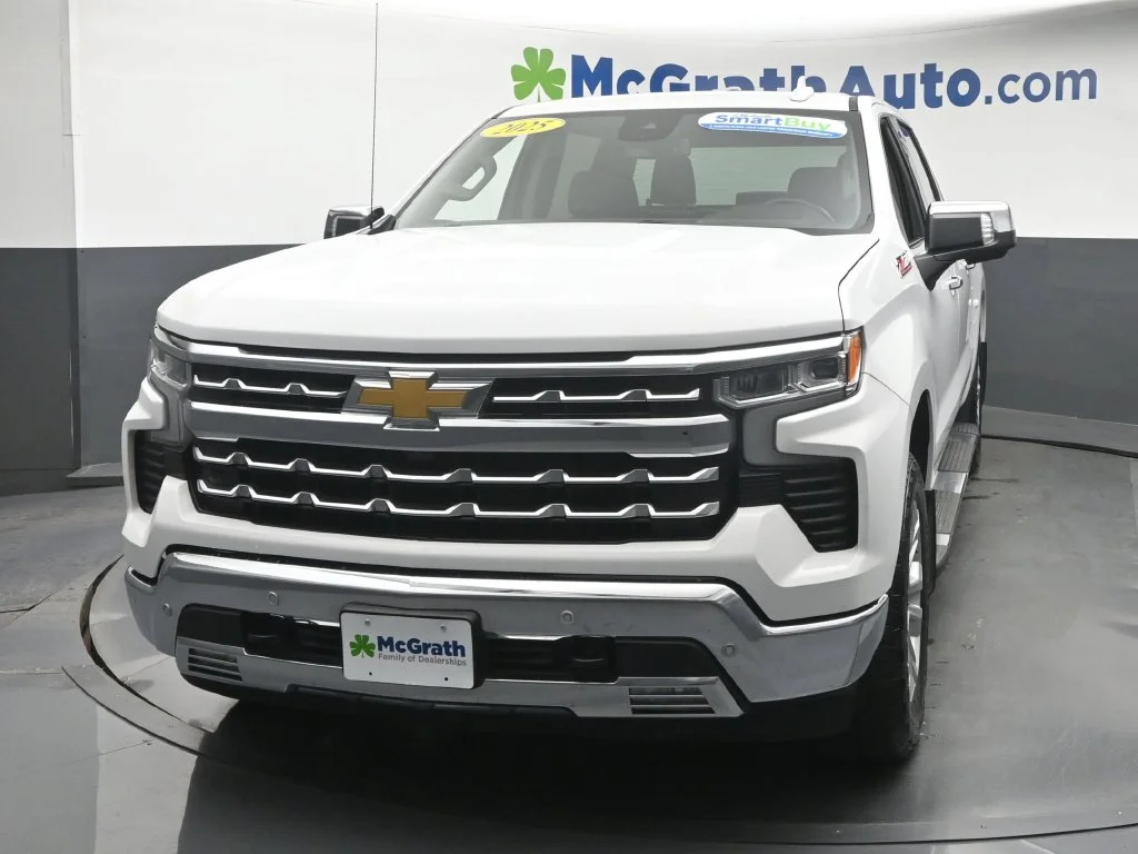 Used 2025 White Chevrolet LTZ image 19