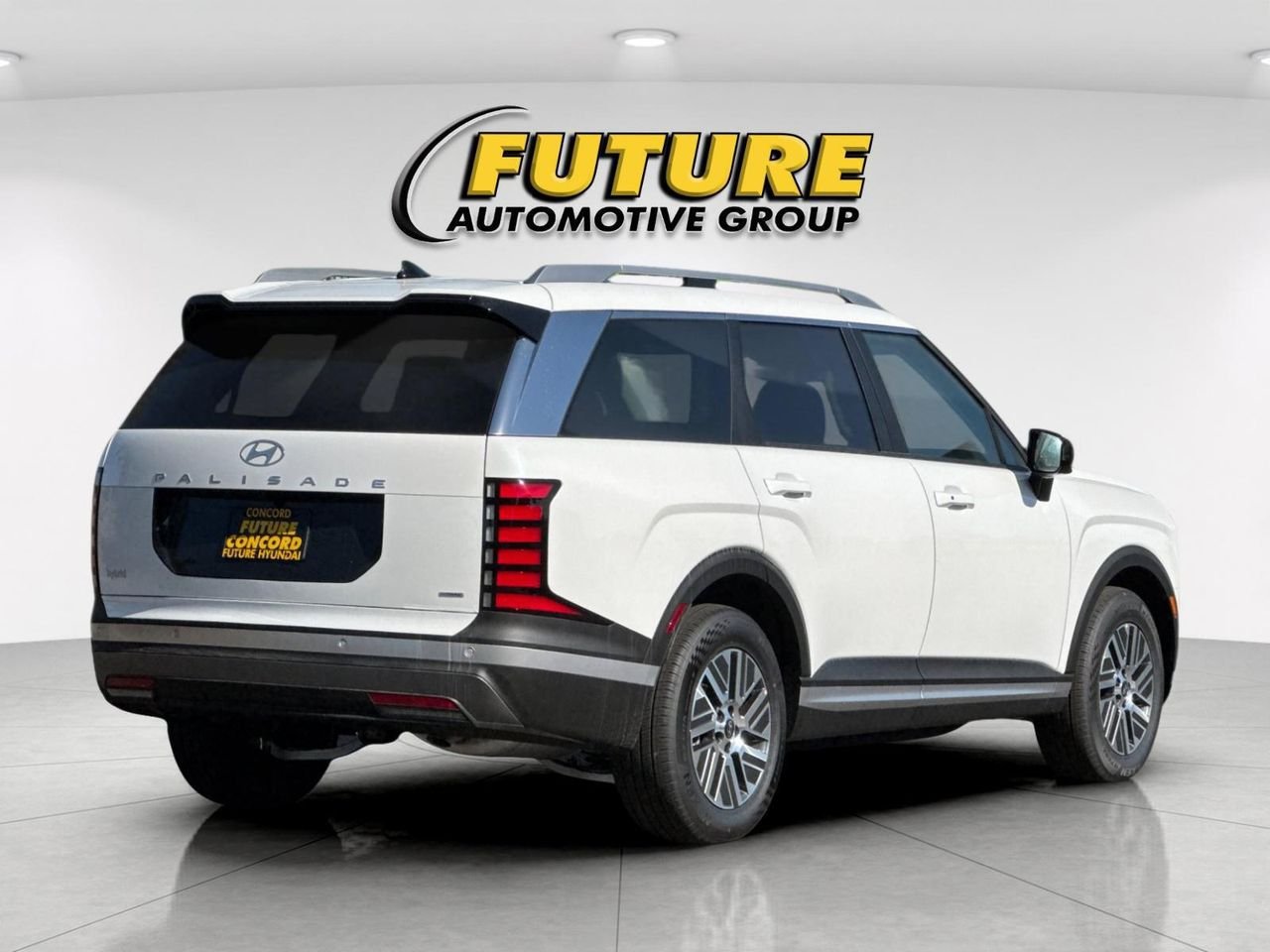 New 2026 White Hyundai SEL 8P image 3