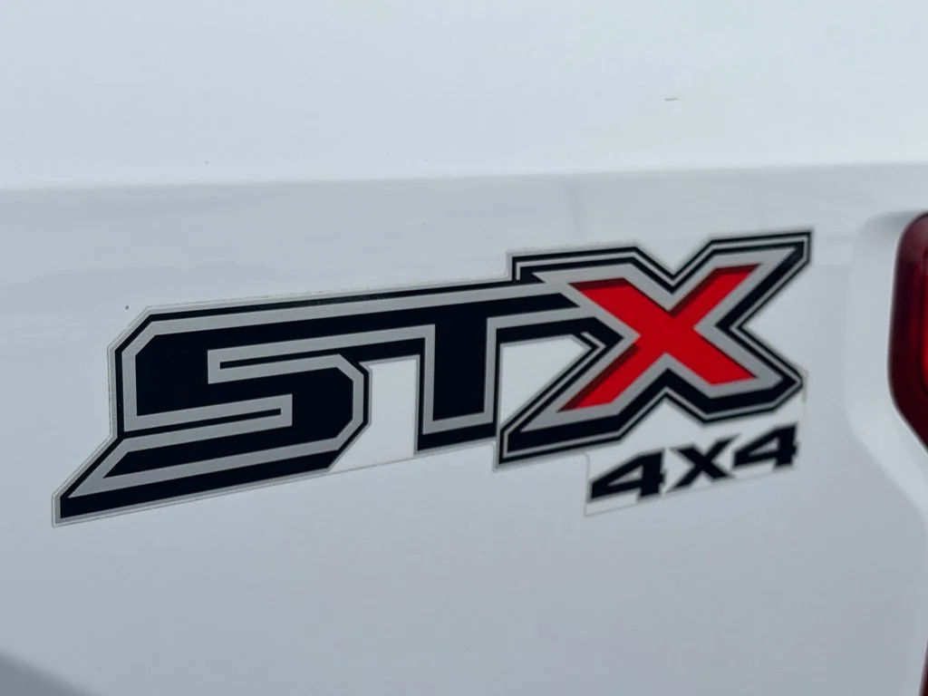Used 2019 White Ford XL image 26