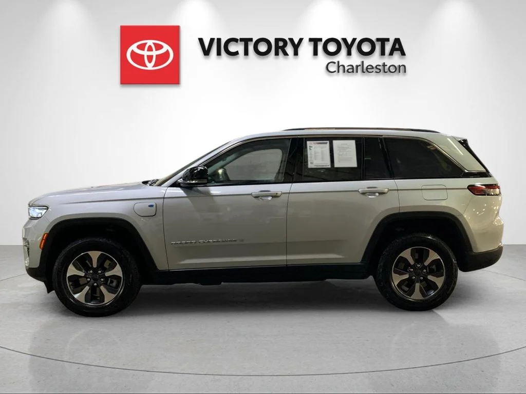 Used 2022 Silver Jeep 4xe image 2