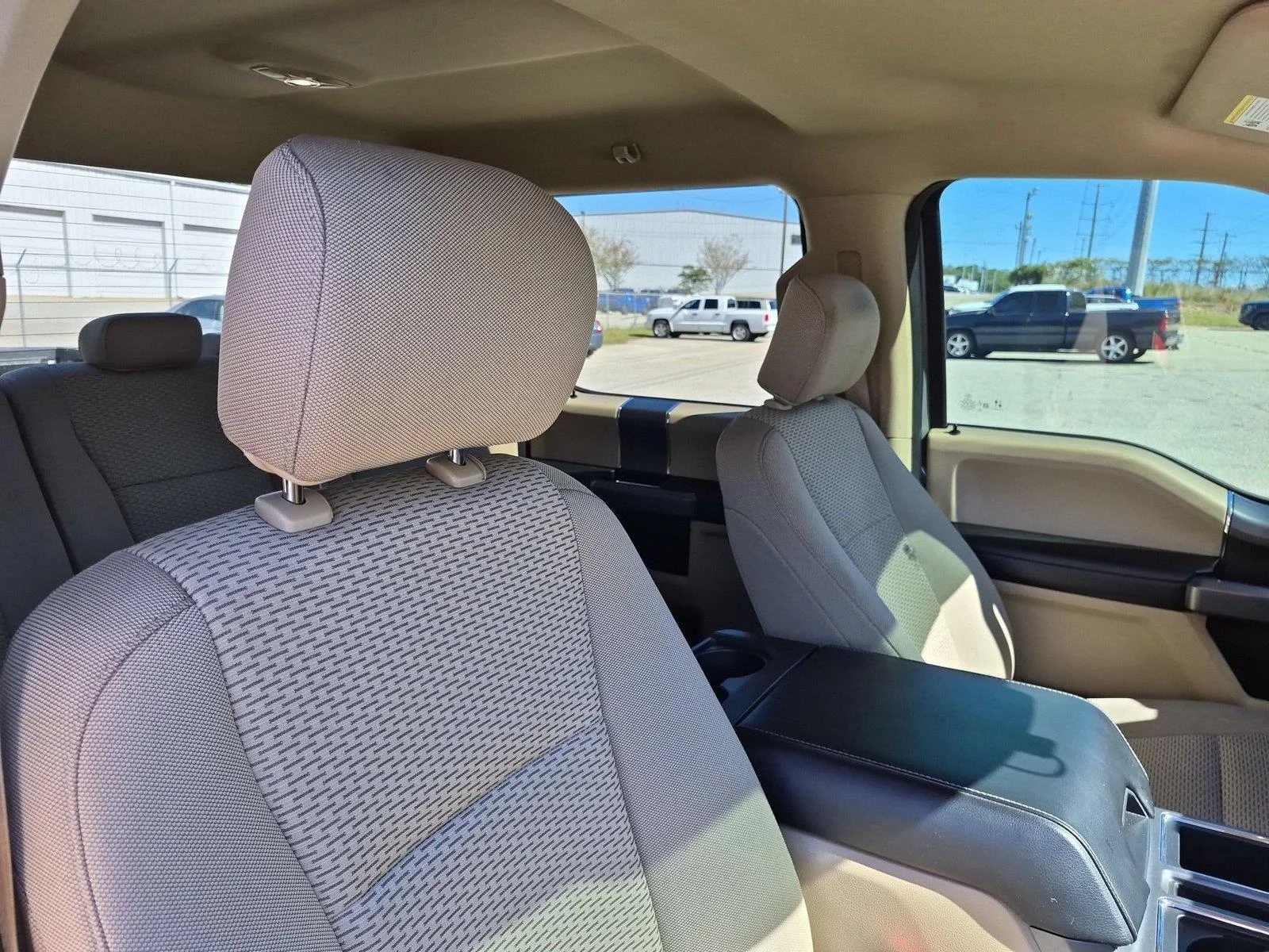 Used 2020  Ford XLT image 34